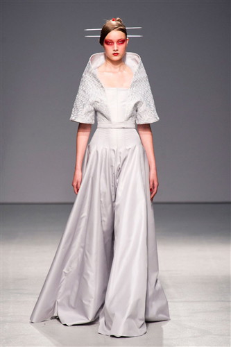 Gareth Pugh wiosna-lato 2013