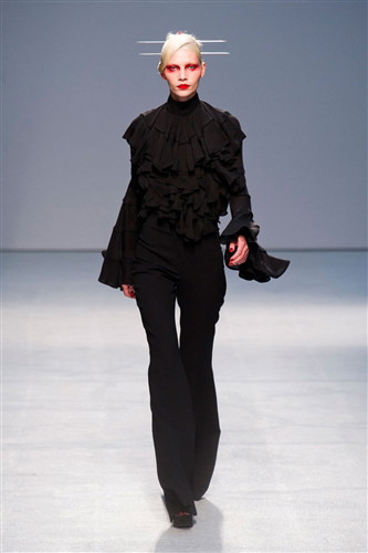 Gareth Pugh wiosna-lato 2013