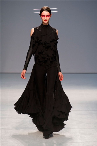 Gareth Pugh wiosna-lato 2013
