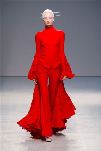 Gareth Pugh wiosna-lato 2013