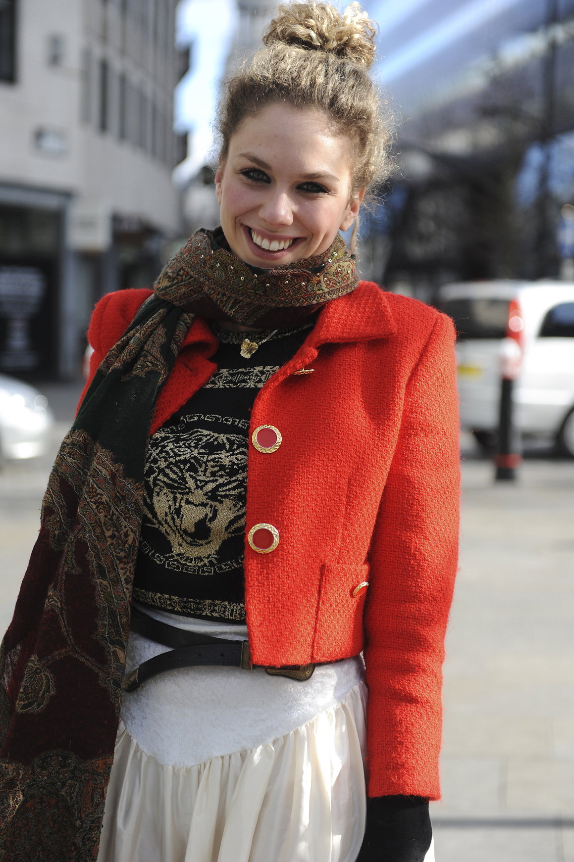 Street fashion: jak nosić czerwień?