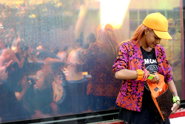 Street fashion: kapelusze, czapki, berety