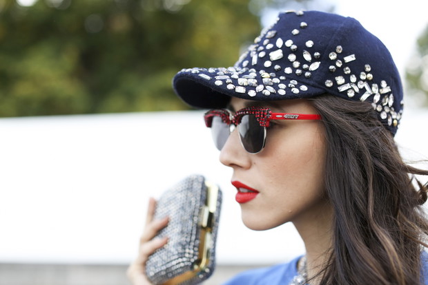 Street fashion: kapelusze, czapki, berety