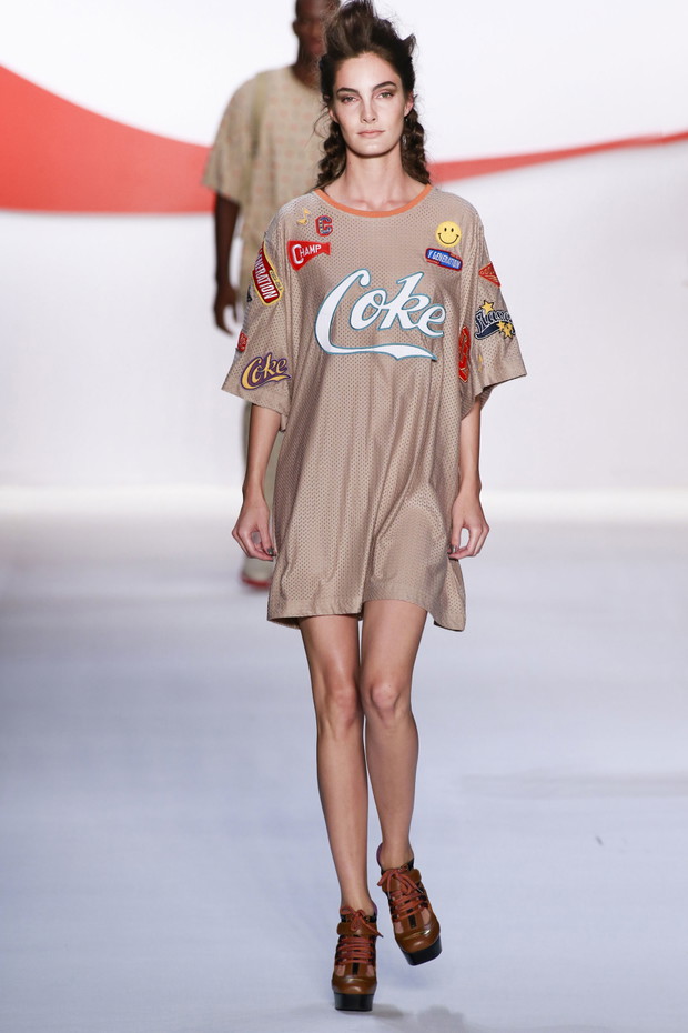 Moda z metką Coca Cola?