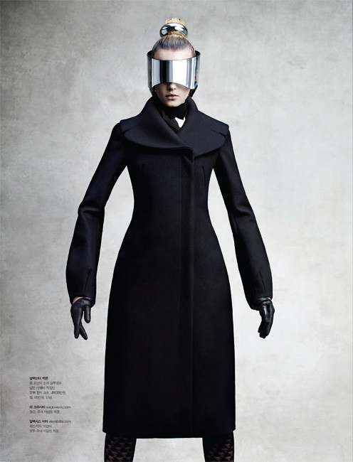 Futurystyczna sesja Victora Demarchelier dla S Magazine