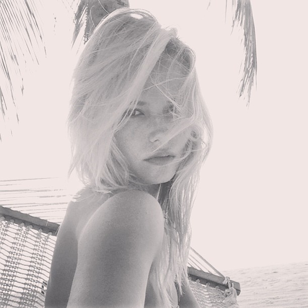 Natasha Poly na baśniowym urlopie – prywatne zdjęcia