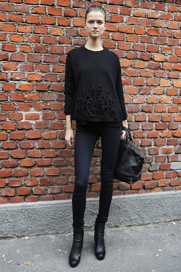 Street fashion: modelki stawiają na czerń