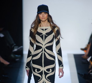 Hervé Léger by Max Azria jesień-zima 2013/2014, fot. Imaxtree