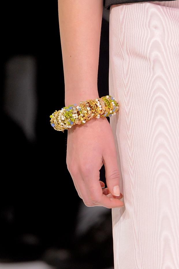 Bransoletka Dior haute couture wiosna-lato 2013, fot. Imaxtree