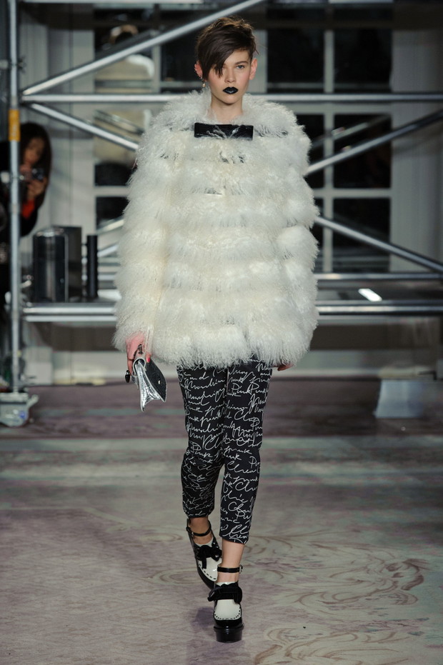 Moschino Cheap&Chic jesień-zima 2013/2014