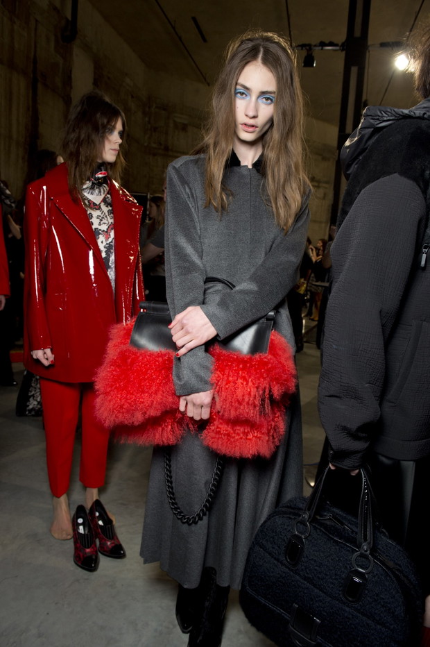 Backstage pokazu Topshop Unique jesień-zima 2013/2014