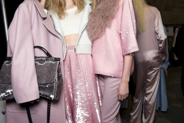 Backstage pokazu Topshop Unique jesień-zima 2013/2014