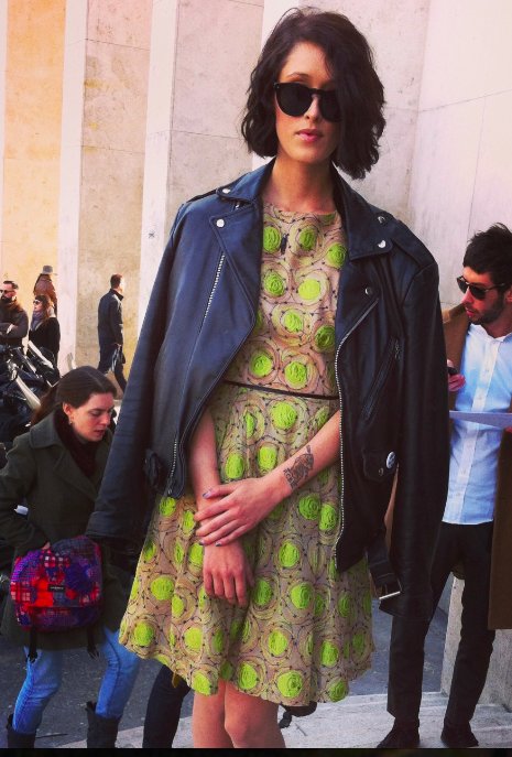 Paris Fashion Week, Street po pokazie Andrew GN - printy i ramoneska nie wychodzą z mody, fot. by Nikon COOLPIX S800c