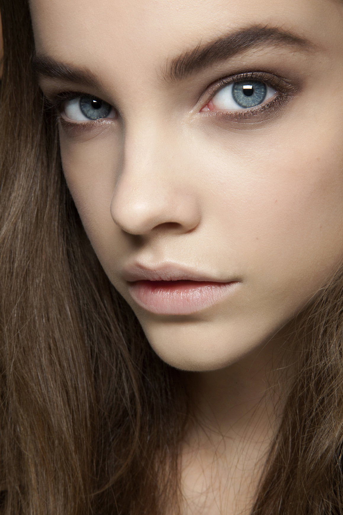 Smokey eyes w dziennej odsłonie