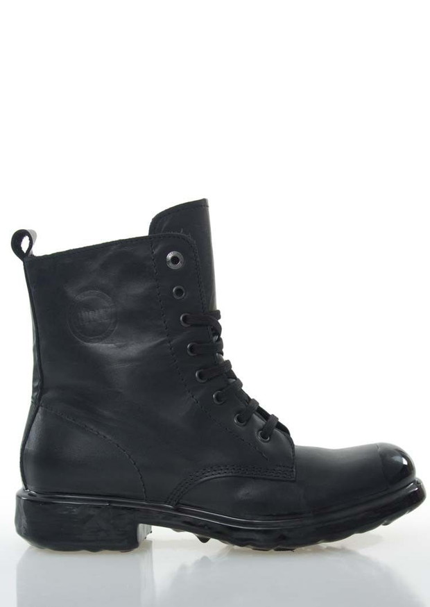 Buty Simple