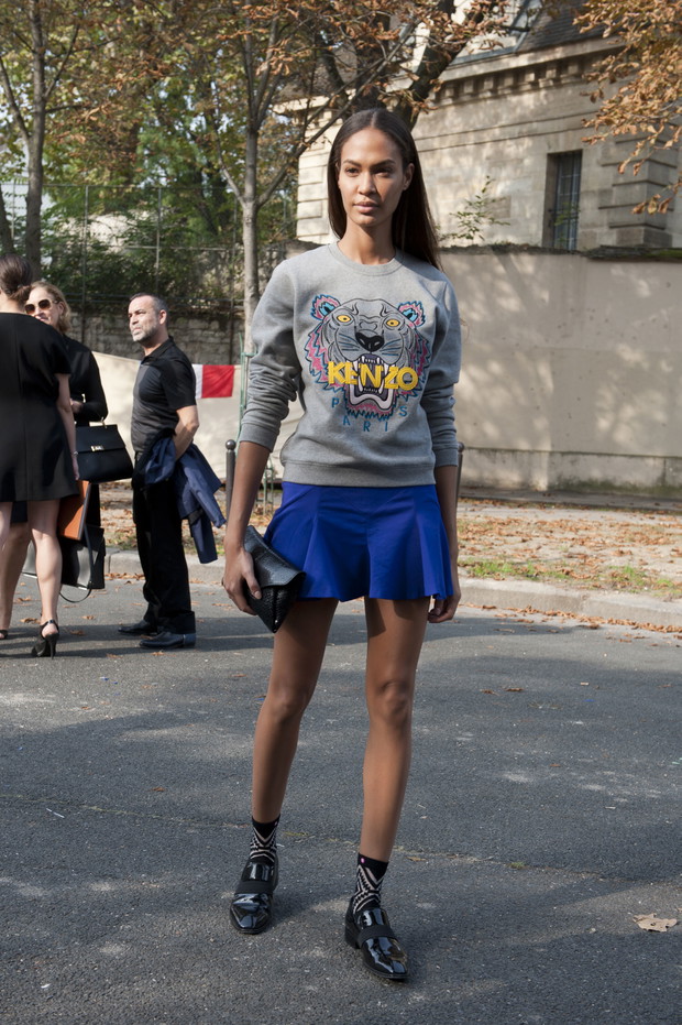 Street fashion: top modelki w Paryżu