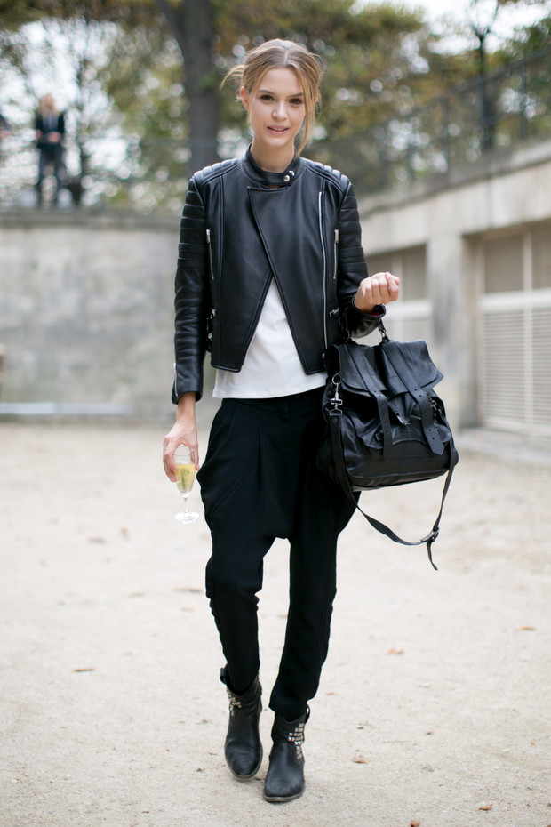 Street fashion: top modelki w Paryżu