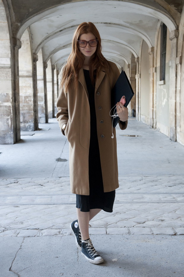 Street fashion: top modelki w Paryżu