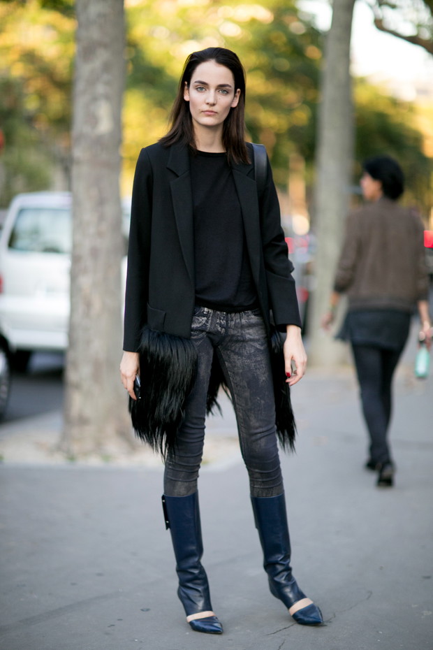 Street fashion: top modelki w Paryżu