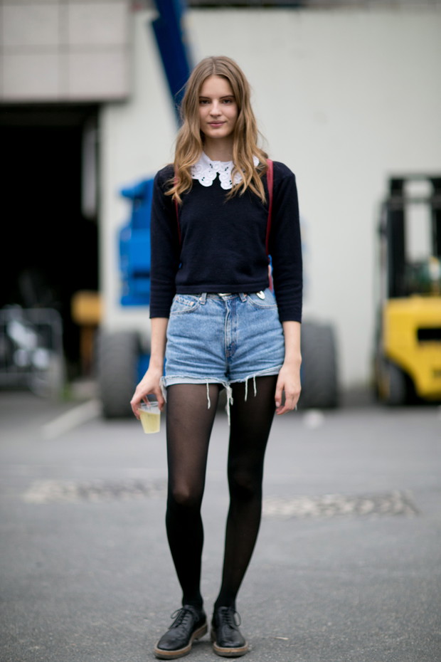 Street fashion: top modelki w Paryżu