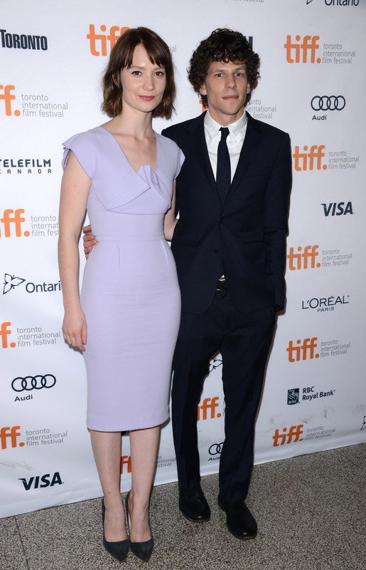 Jesse Eisenberg i Mia Wasikowska w adaptacji noweli Dostojewskiego