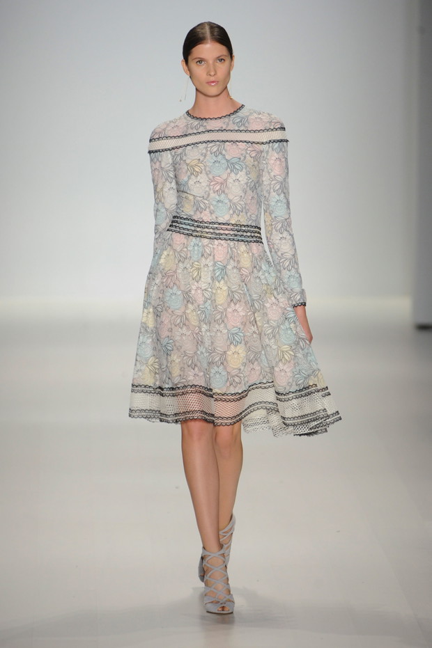 Tadashi Shoji wiosna-lato 2015