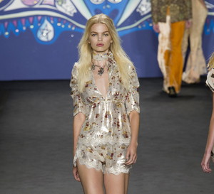Anna Sui wiosna-lato 2015