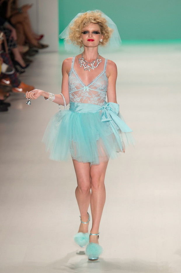 Betsey Johnson wiosna-lato 2015