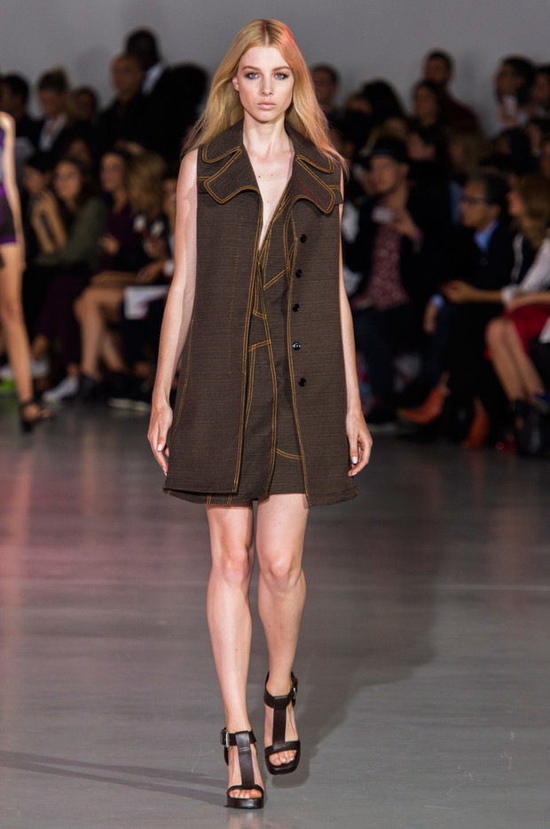Costume National wiosna-lato 2015, fot. Imaxtree  