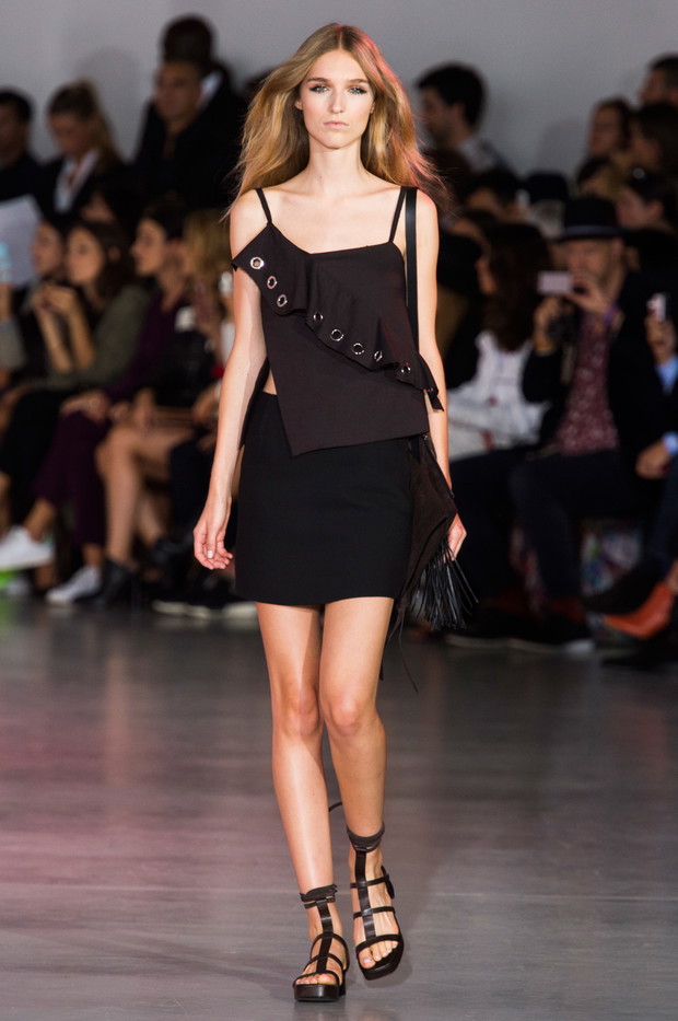 Costume National wiosna-lato 2015, fot. Imaxtree  