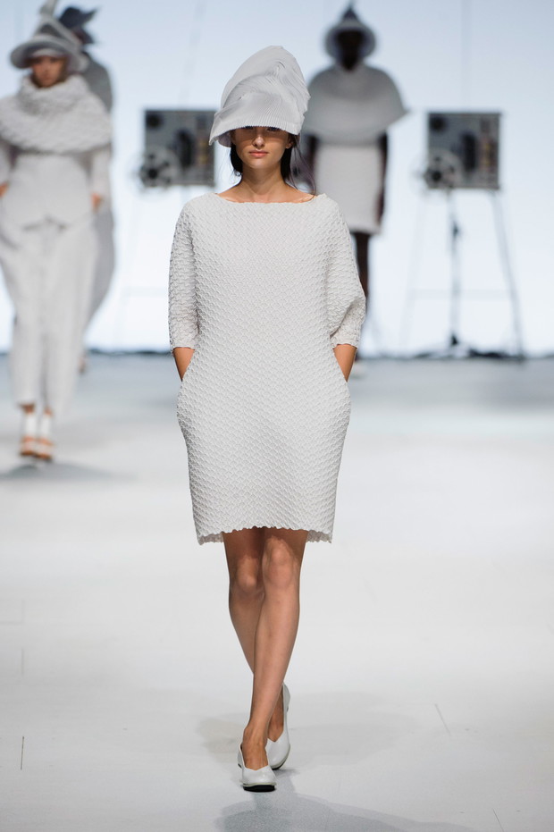 Issey Miyake wiosna-lato 2015
