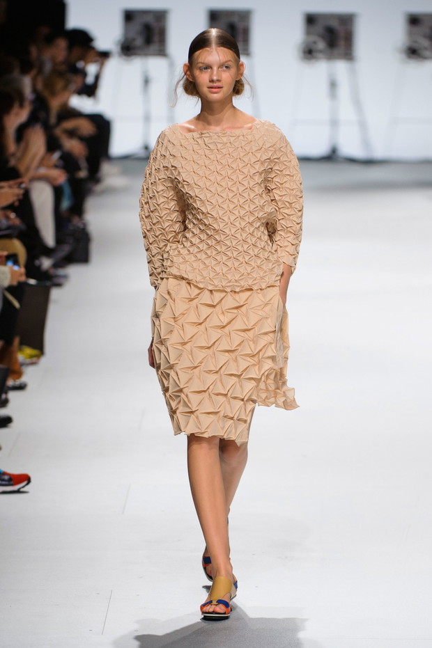 Issey Miyake wiosna-lato 2015
