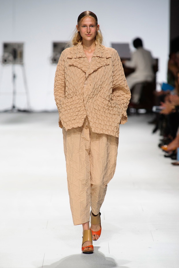 Issey Miyake wiosna-lato 2015