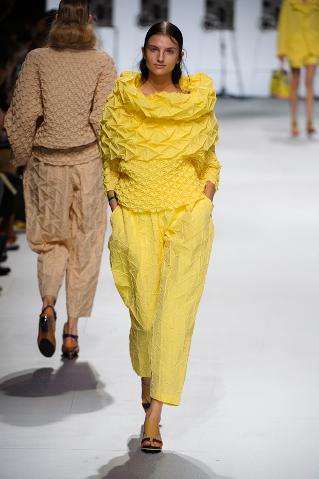 Issey Miyake wiosna-lato 2015