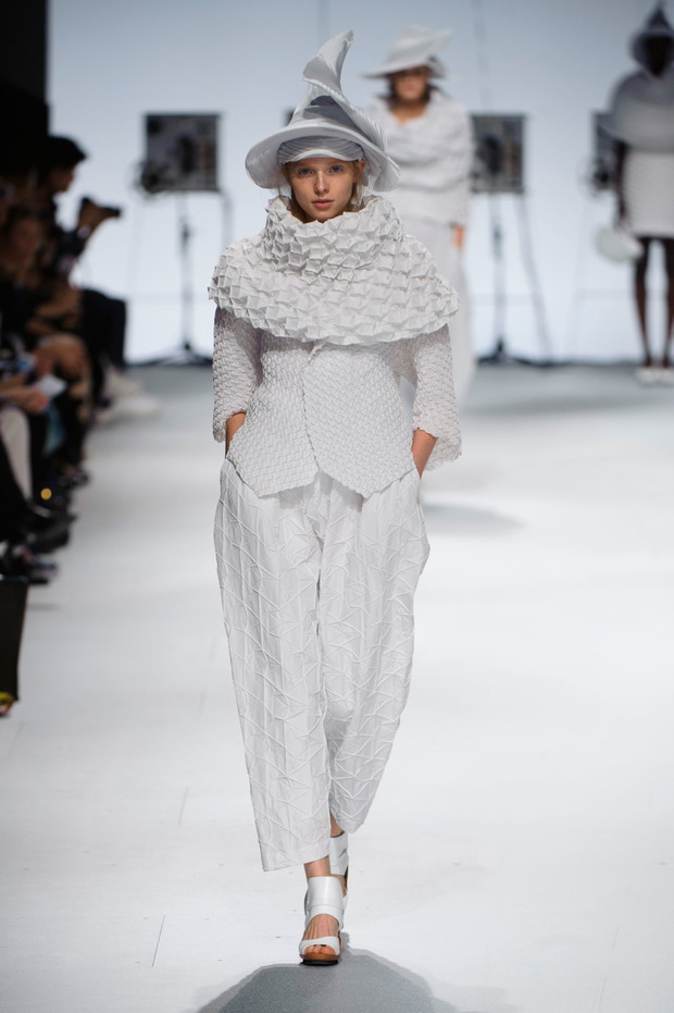 Issey Miyake wiosna-lato 2015