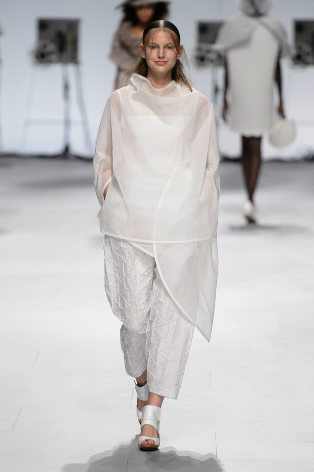 Issey Miyake wiosna-lato 2015