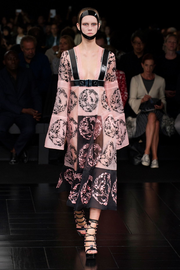 Alexander McQueen wiosna-lato 2015