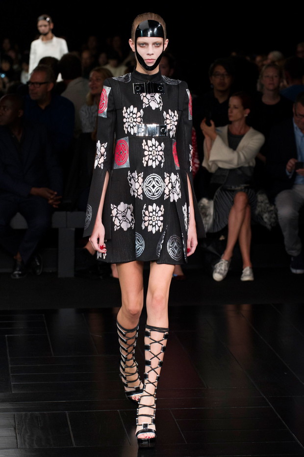 Alexander McQueen wiosna-lato 2015