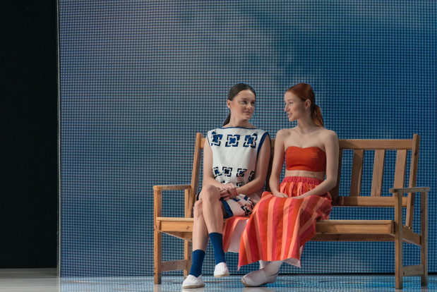 Fashion Week Poland Studio: Julia Piotrowska wiosna-lato 2015