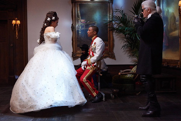 Cara Delevingne i Pharrell Williams w filmie Chanel Reincarnation