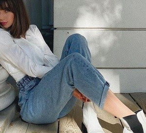 Te jesienne modele butów i torebek uwielbiają dziewczyny z branży - będziecie chciały nosić je także wiosną i latem! Teraz dostępne są w promocji do -50% w ramach Black Friday