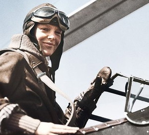 Zegarki Longines inspirowane wielkimi pionierami. Wybierz model idealny dla siebie i zainspiruj się m.in. historią Amelii Earhart - pierwszej kobiety, która poleciała solo przez Atlantyk