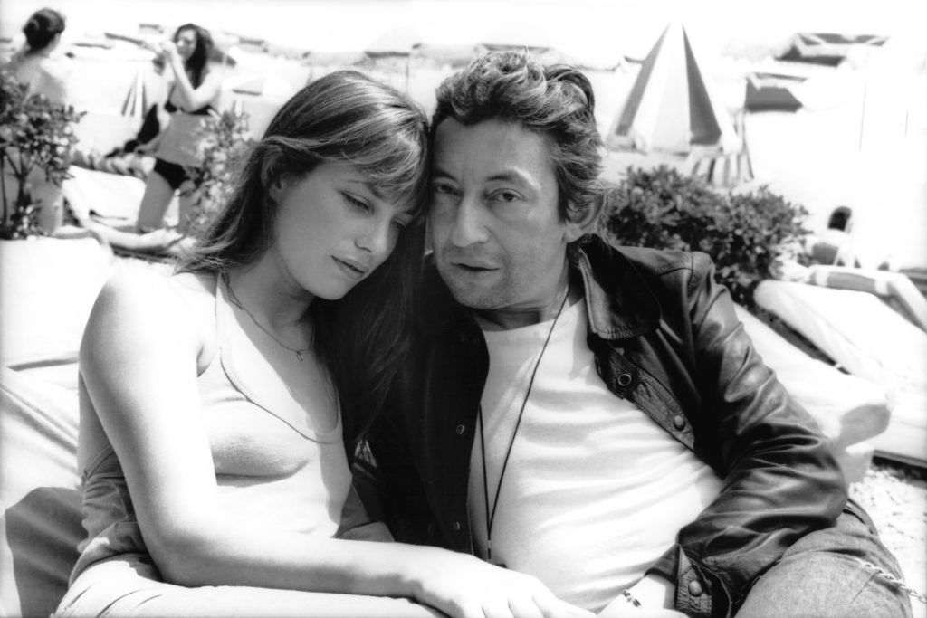 Serge Gainsbourg et Jane Birkin sur la plage circa 1970