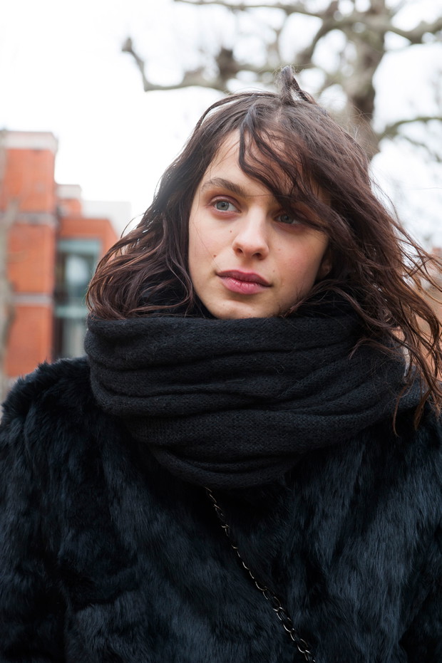 Street fashion: modelki off duty w Londynie