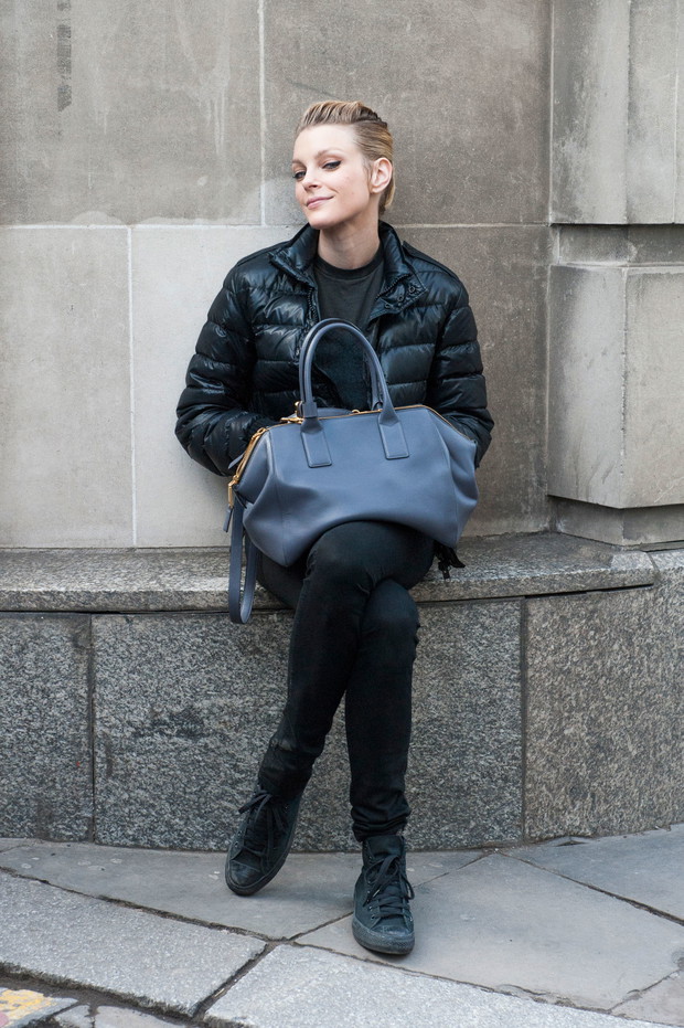 Street fashion: modelki off duty w Londynie