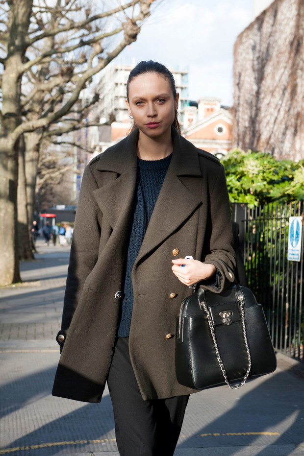 Street fashion: modelki off duty w Londynie