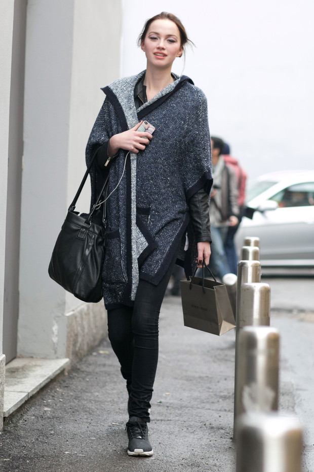 Street fashion: modelki off duty w Mediolanie