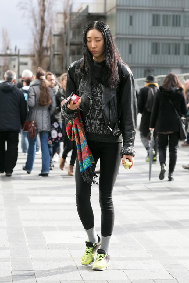 Street fashion: modelki off duty w Paryżu