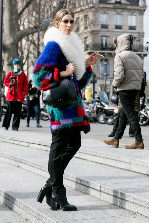 Street fashion: modelki off duty w Paryżu