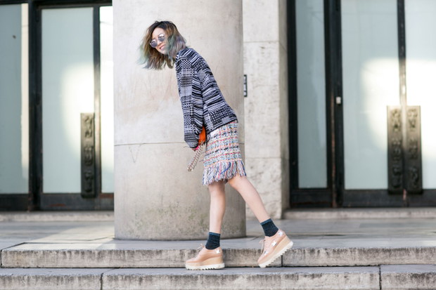 Street fashion: modelki off duty w Paryżu